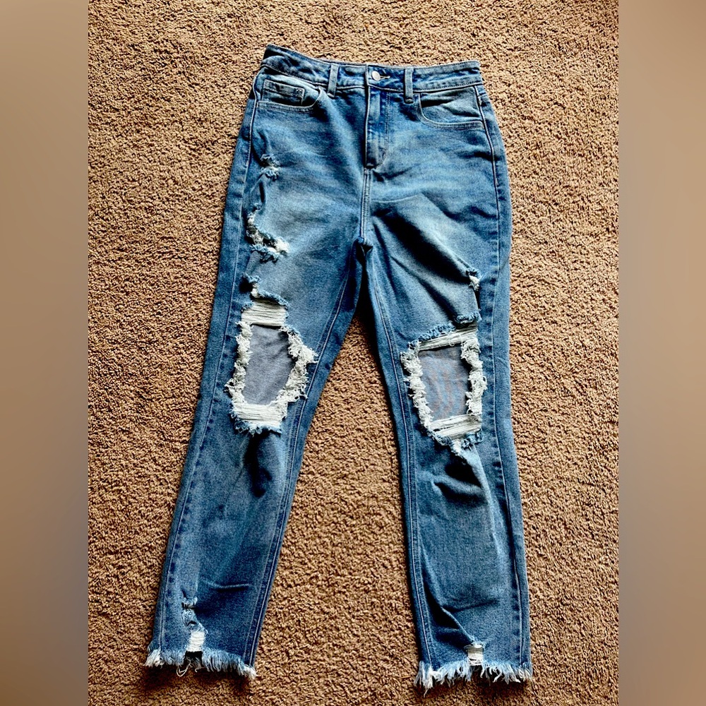Cello size 5 distressed cropped denim jeans